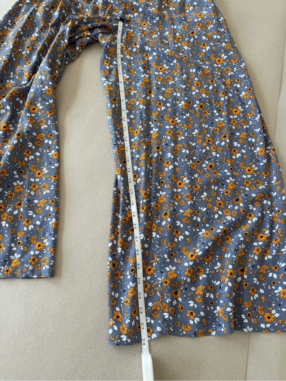 Dokotoo — NWOT Smocked Wide-Leg Jumpsuit in Blue Floral — Size M - Picture 8 of 12